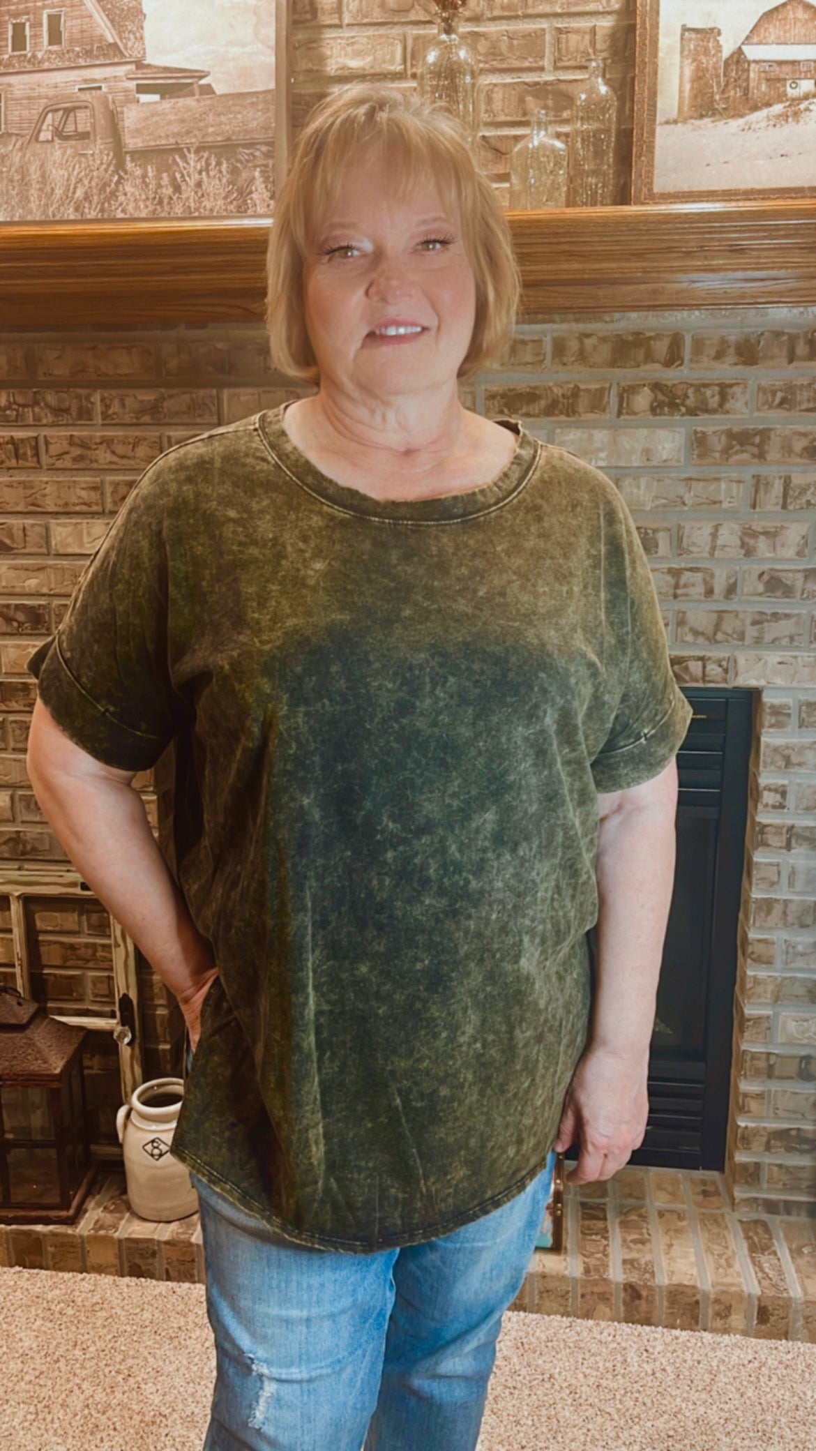 Curvy Mineral Wash Side Slid Tee in Olive