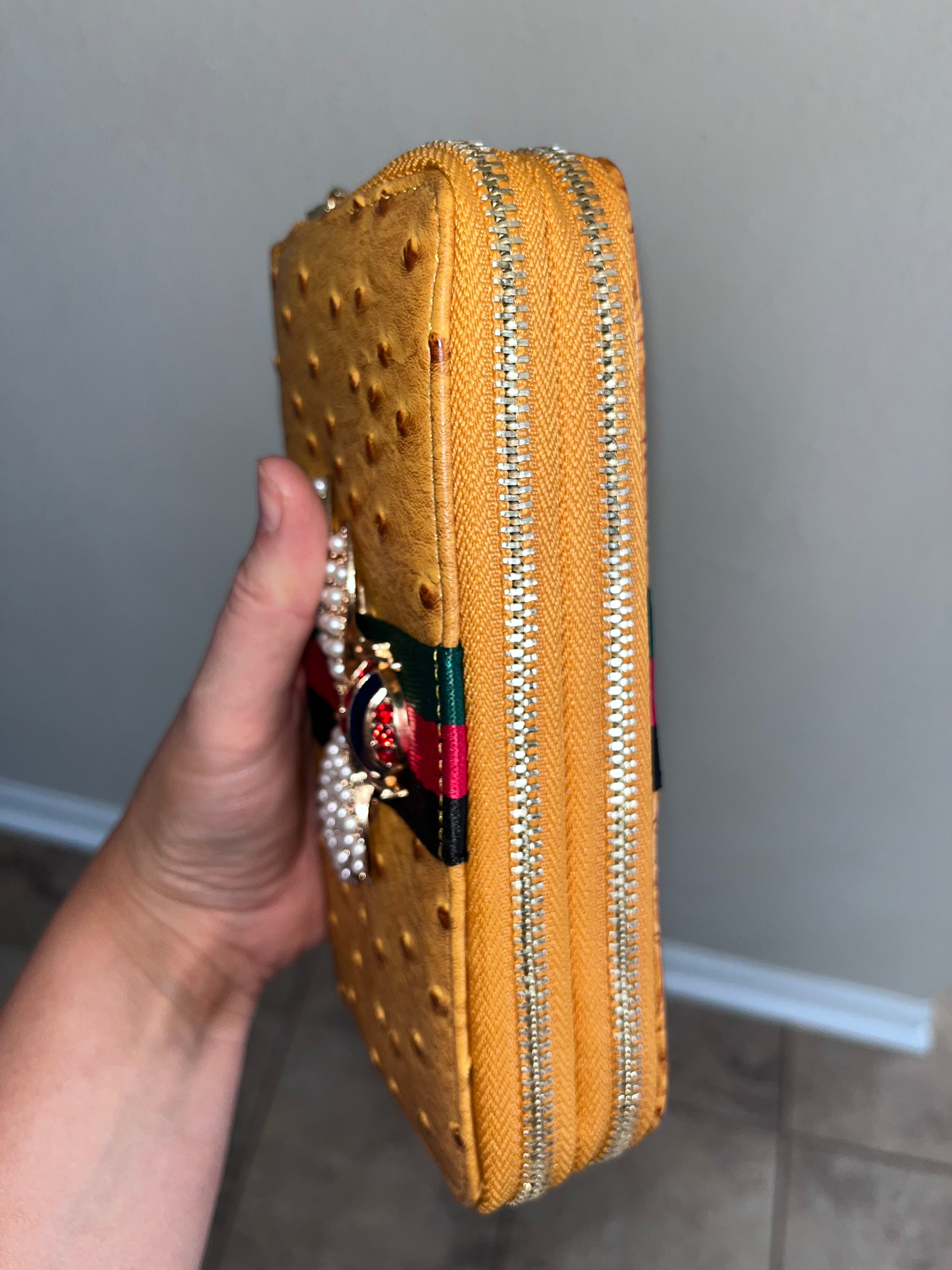 Bee Wristlet in Mustard